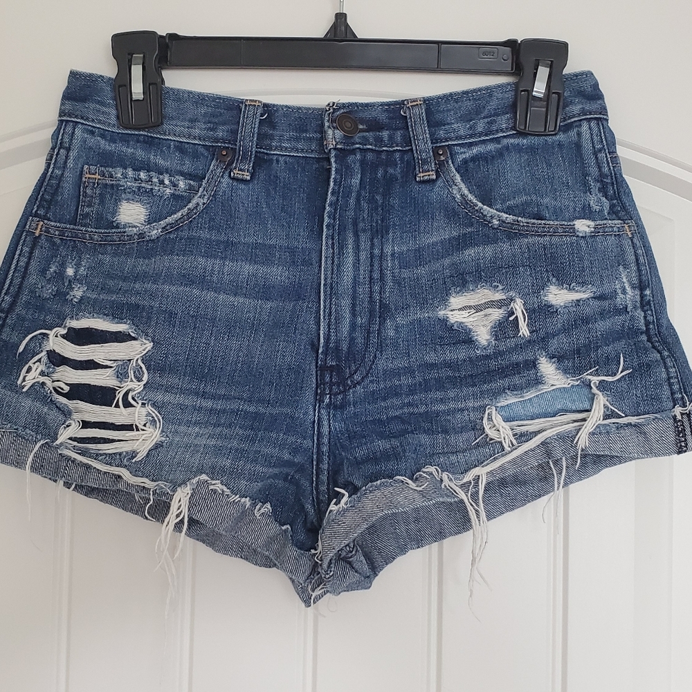 Abercrombie & Fitch distressed shorts size 4 w27